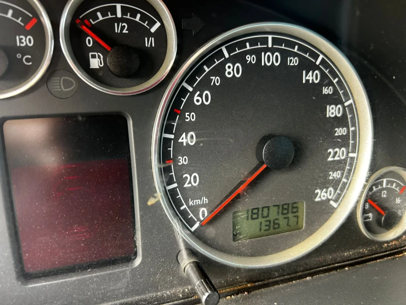 VW Sharan, снимка 10 - Автомобили и джипове - 52486497