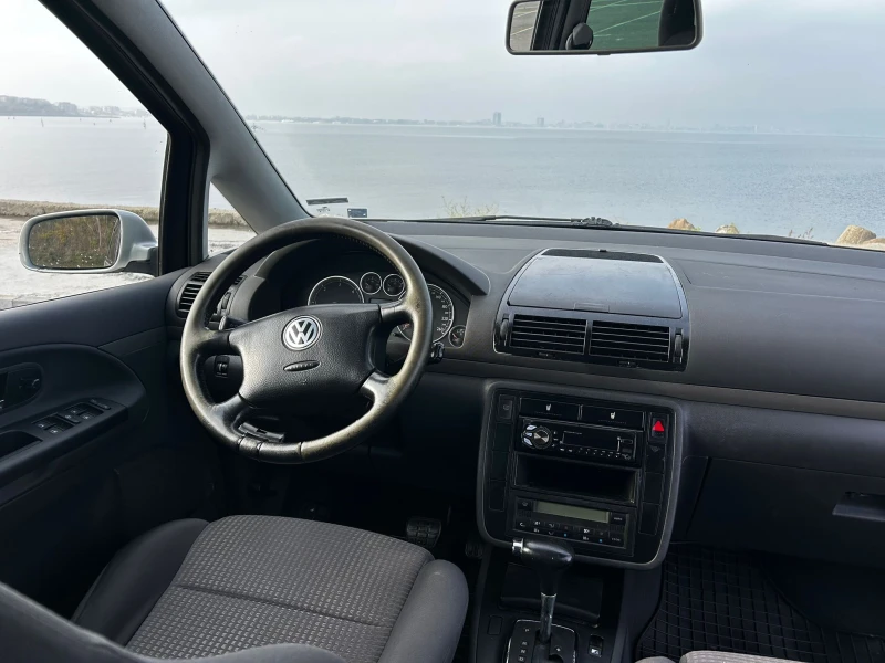 VW Sharan, снимка 17 - Автомобили и джипове - 52486497