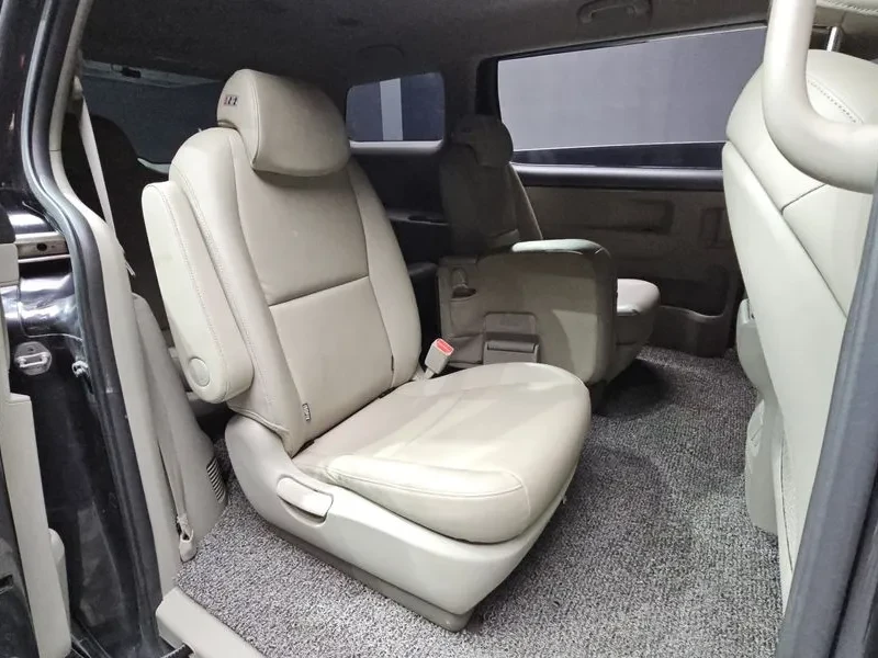 Kia Carnival 2.2D 11-Seater Deluxe, снимка 11 - Автомобили и джипове - 56699090