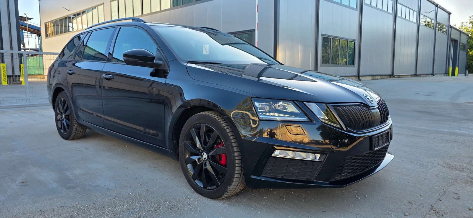 Skoda Octavia 2.0TDI * RS* AVTOMAT* 4×4* KEYLESS* ШВЕЙЦАРИЯ, снимка 3 - Автомобили и джипове - 56191784