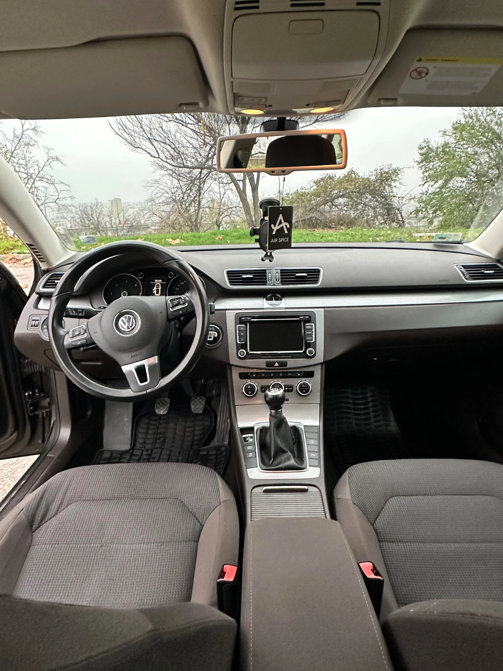 VW Passat Variant - изображение 10