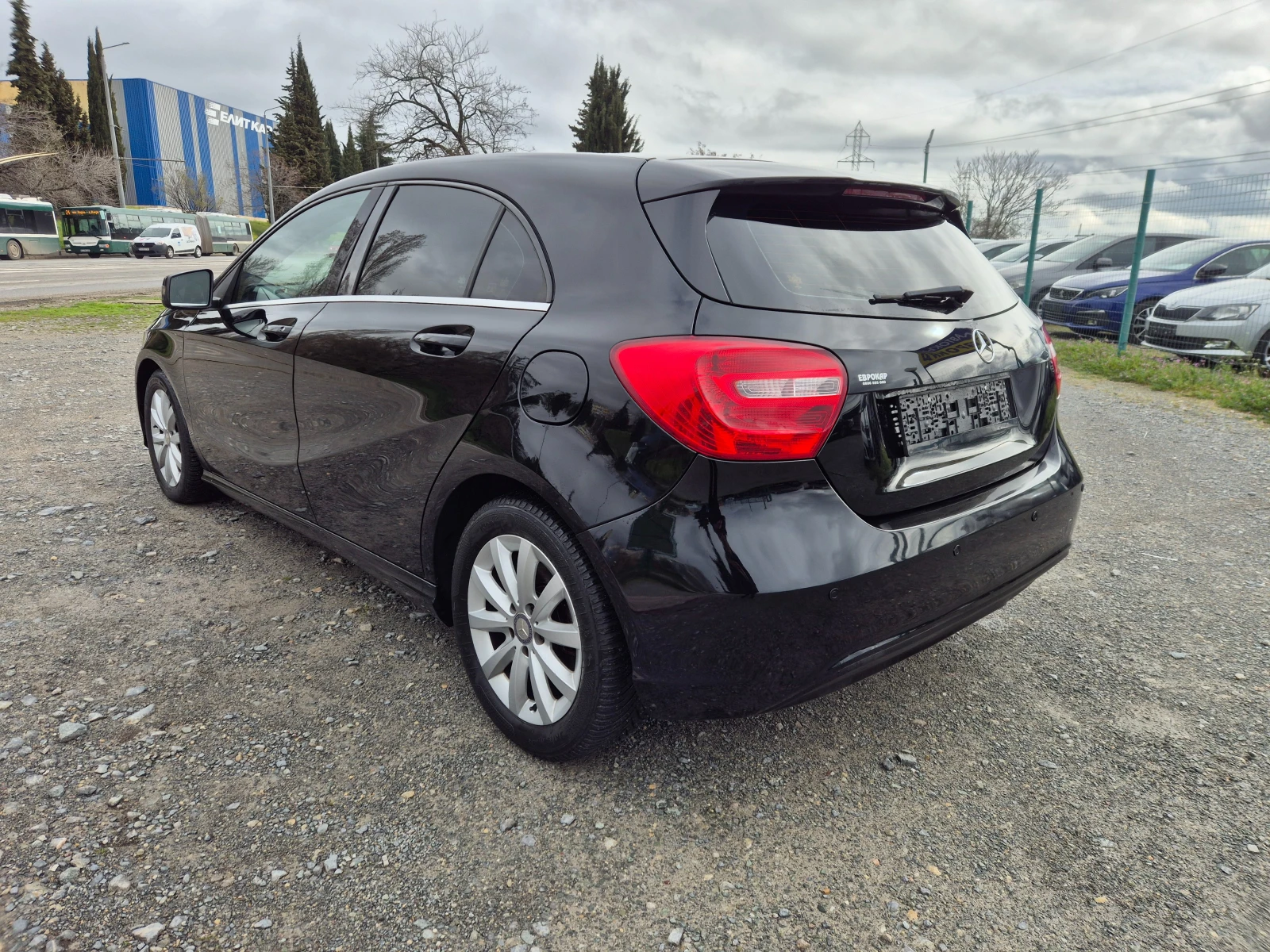 Mercedes-Benz A 180 1.6 I 122k.c , снимка 3 - Автомобили и джипове - 53085934