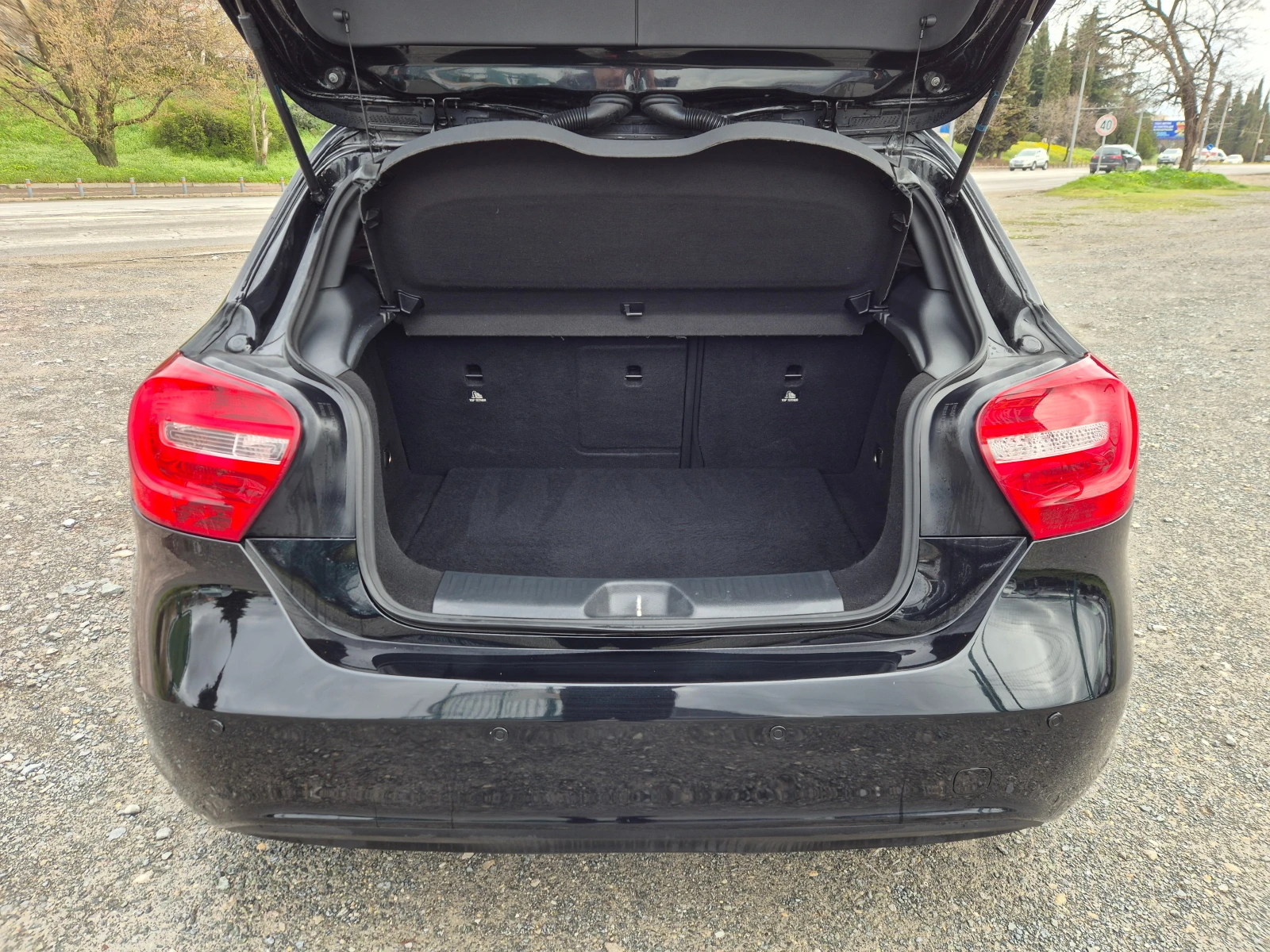 Mercedes-Benz A 180 1.6 I 122k.c , снимка 11 - Автомобили и джипове - 53085934