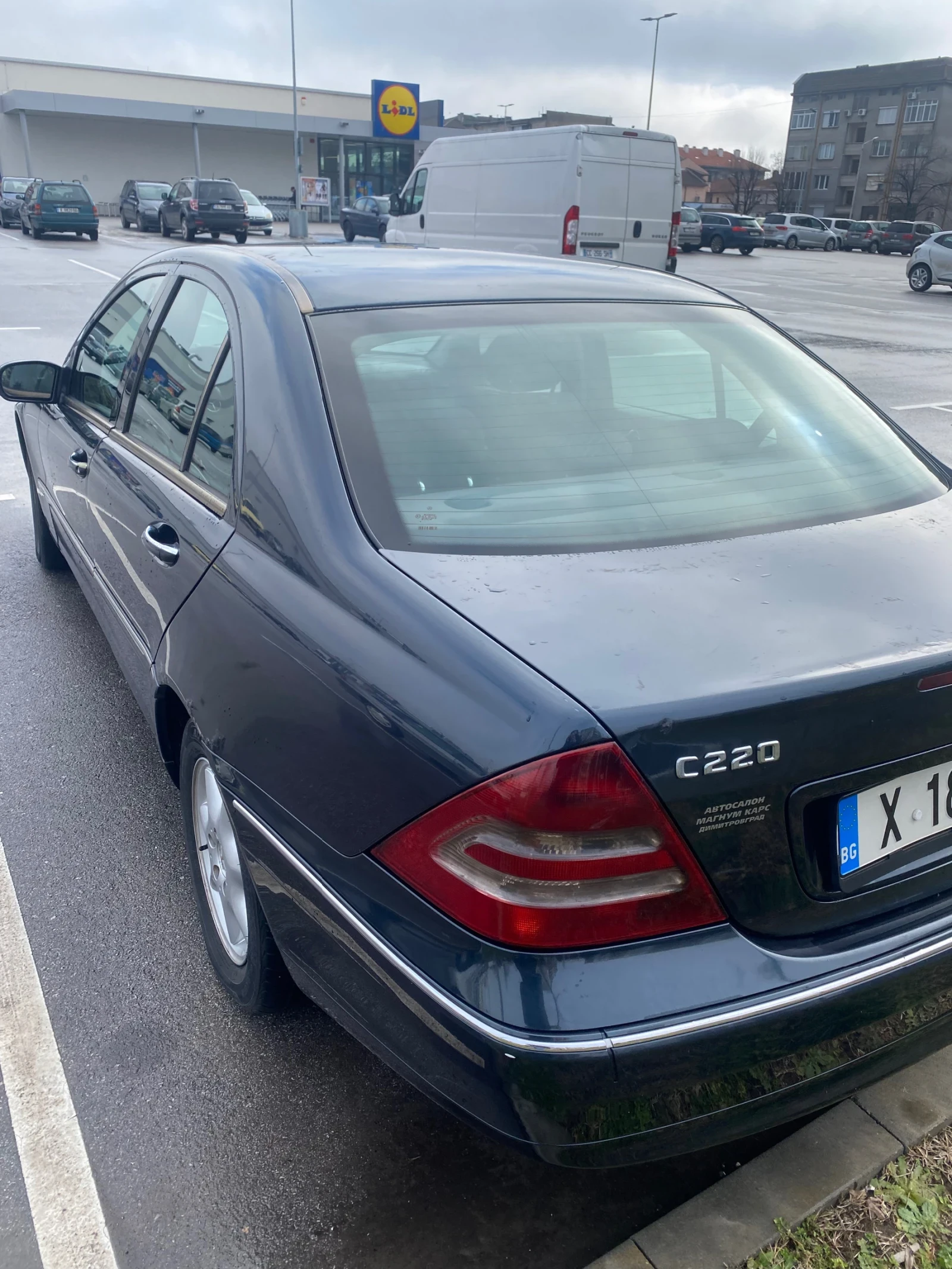 Mercedes-Benz C 200, снимка 12 - Автомобили и джипове - 54020044