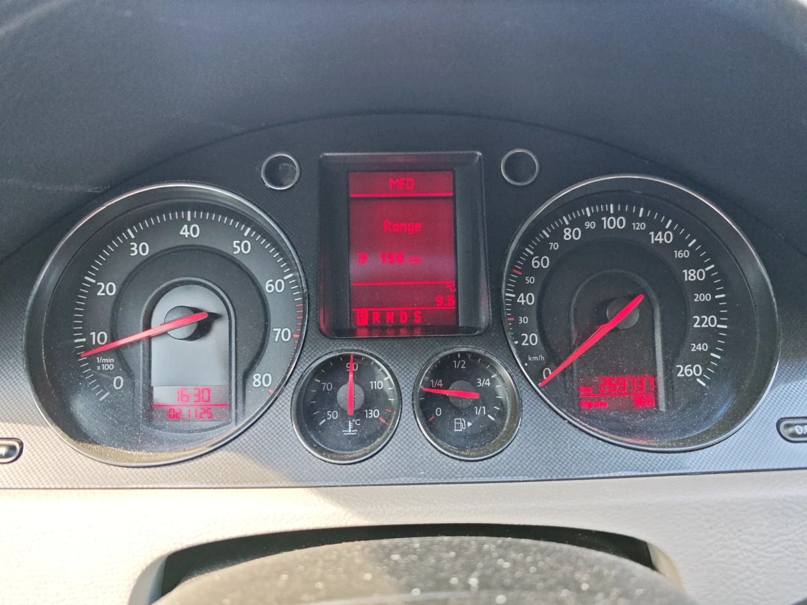 VW Passat 2.0 FSI DSG, снимка 10 - Автомобили и джипове - 54141005