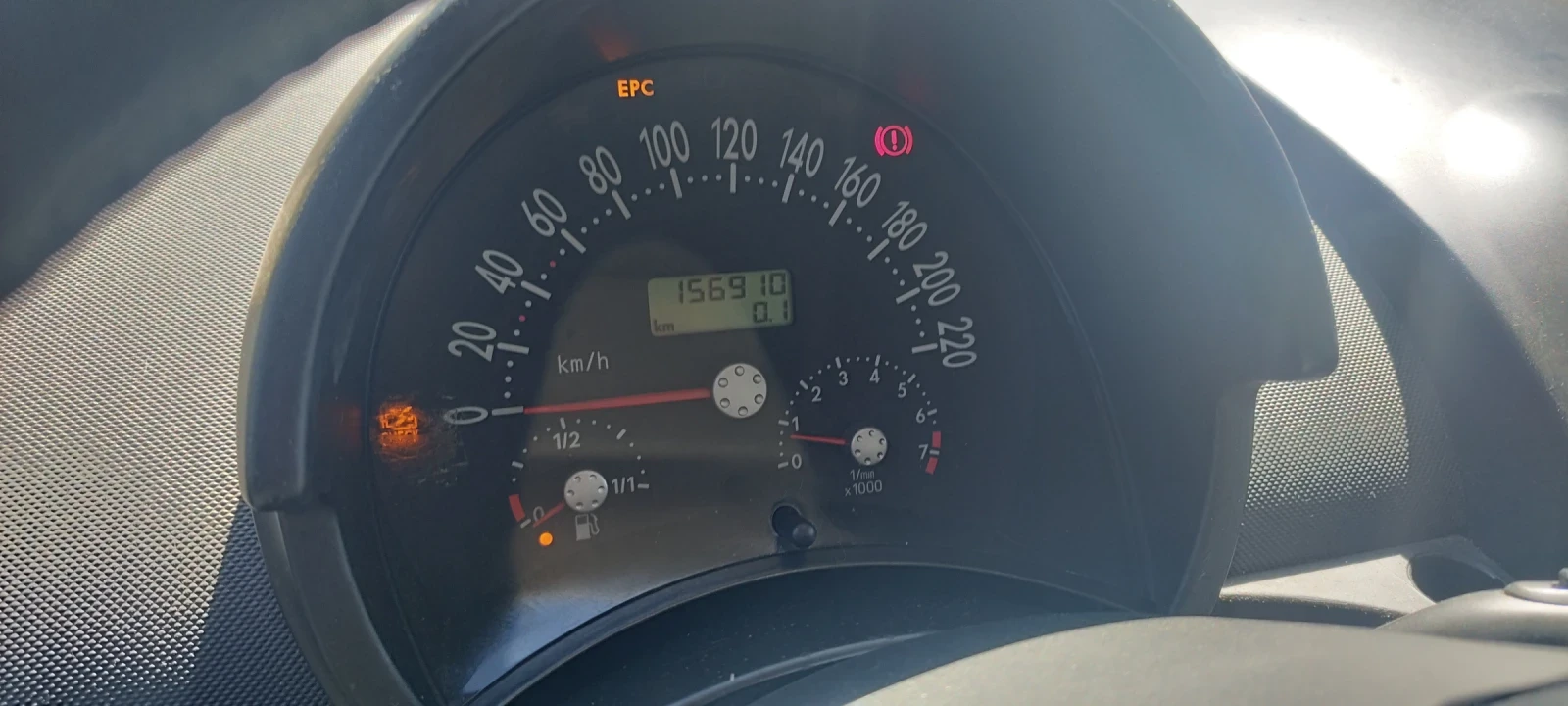 VW Beetle 1.6 benzin, снимка 7 - Автомобили и джипове - 54243937