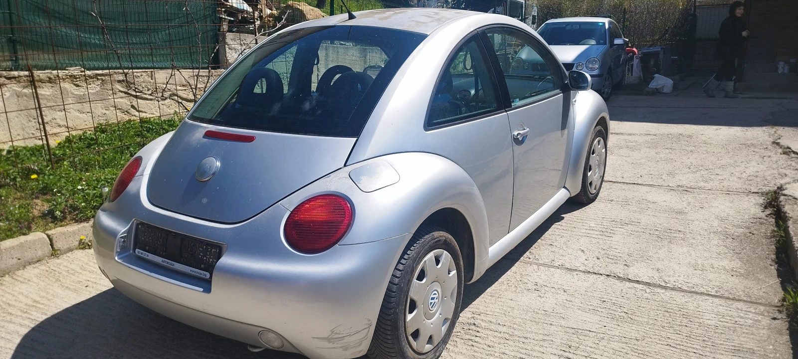 VW Beetle 1.6 benzin, снимка 3 - Автомобили и джипове - 54243937