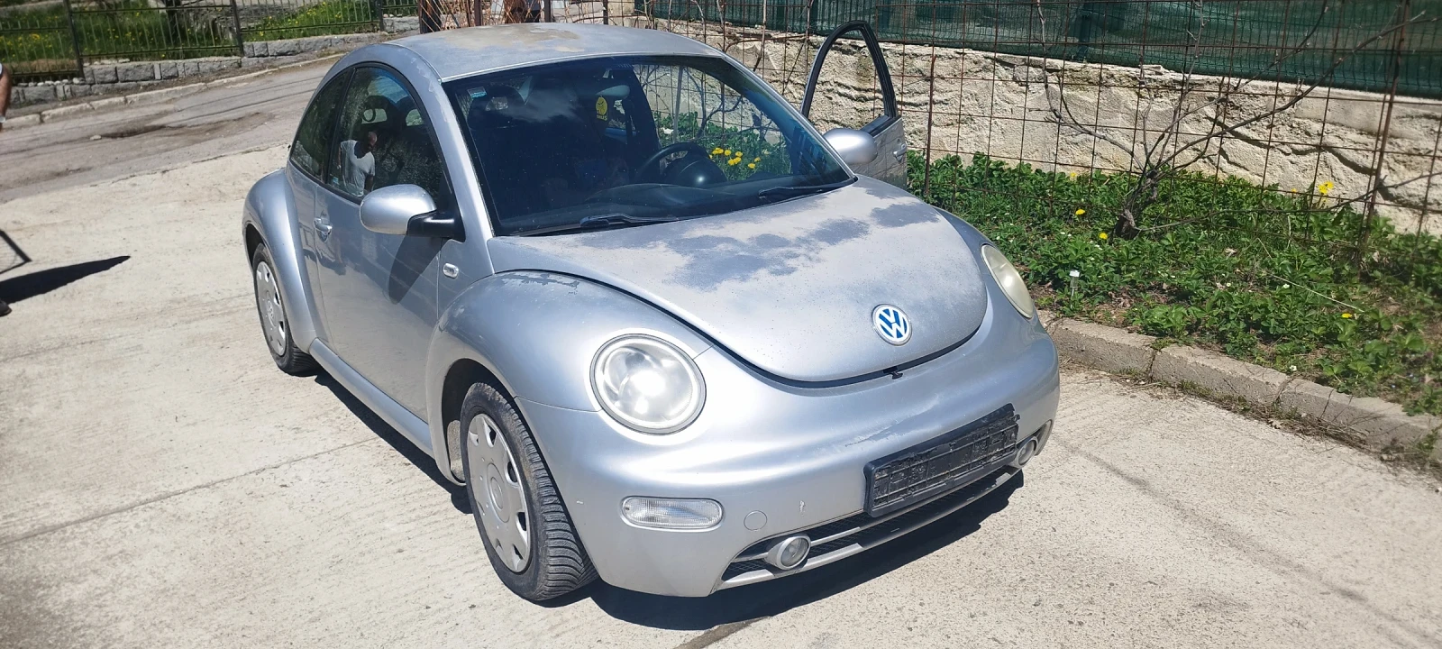 VW Beetle 1.6 benzin, снимка 2 - Автомобили и джипове - 54243937