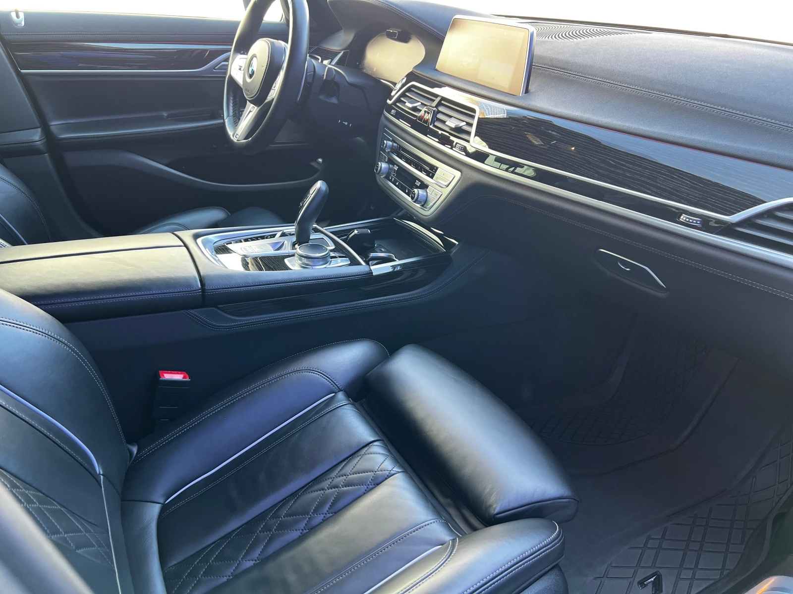 BMW 740 d xDrive, снимка 10 - Автомобили и джипове - 54440564