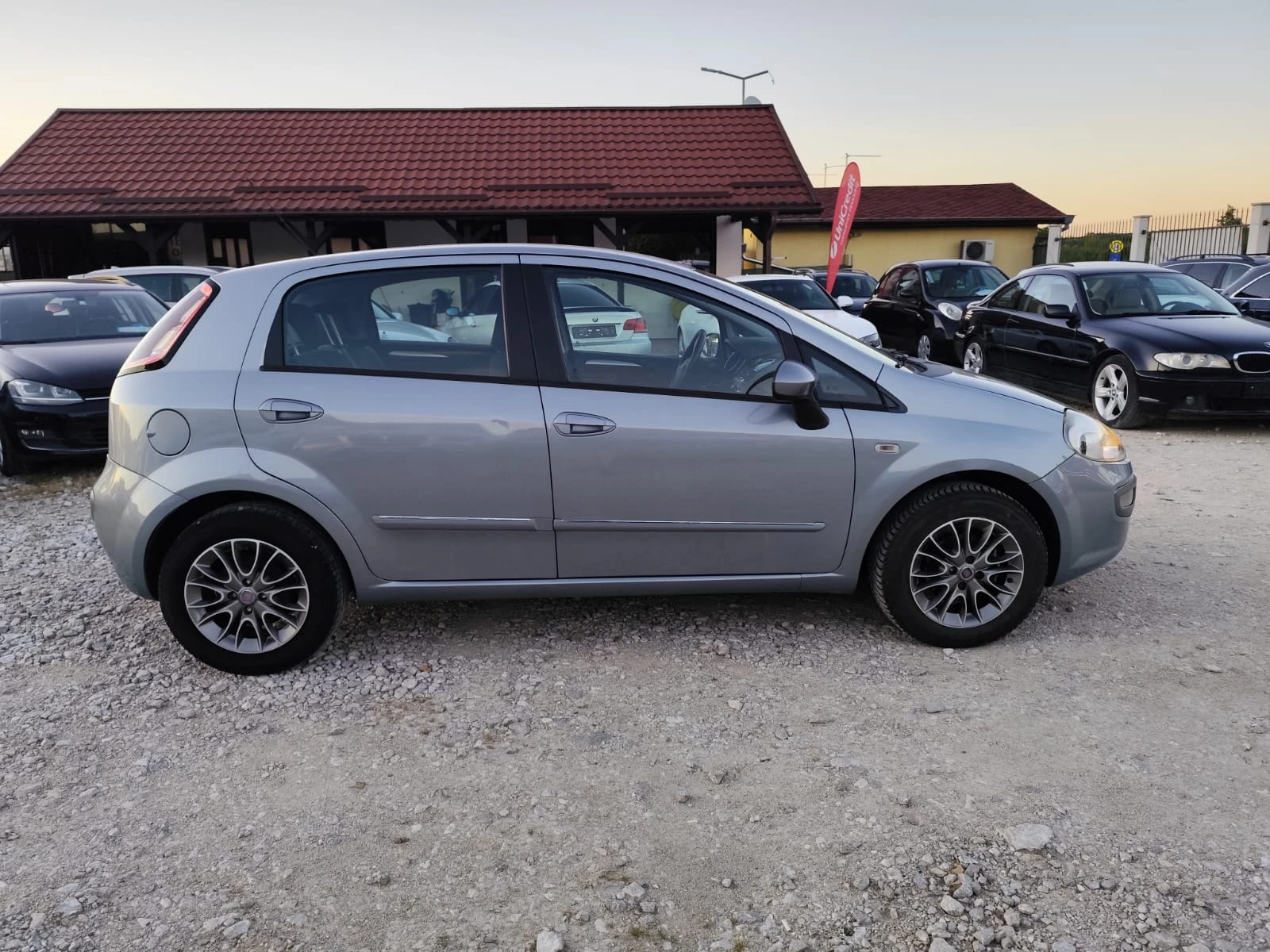 Fiat Punto 1.4 бензин  EVO, снимка 4 - Автомобили и джипове - 54955112