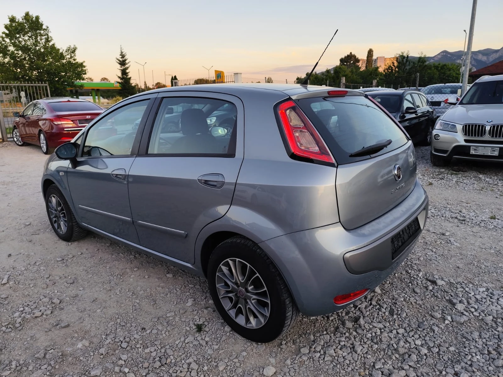Fiat Punto 1.4 бензин  EVO, снимка 7 - Автомобили и джипове - 54955112