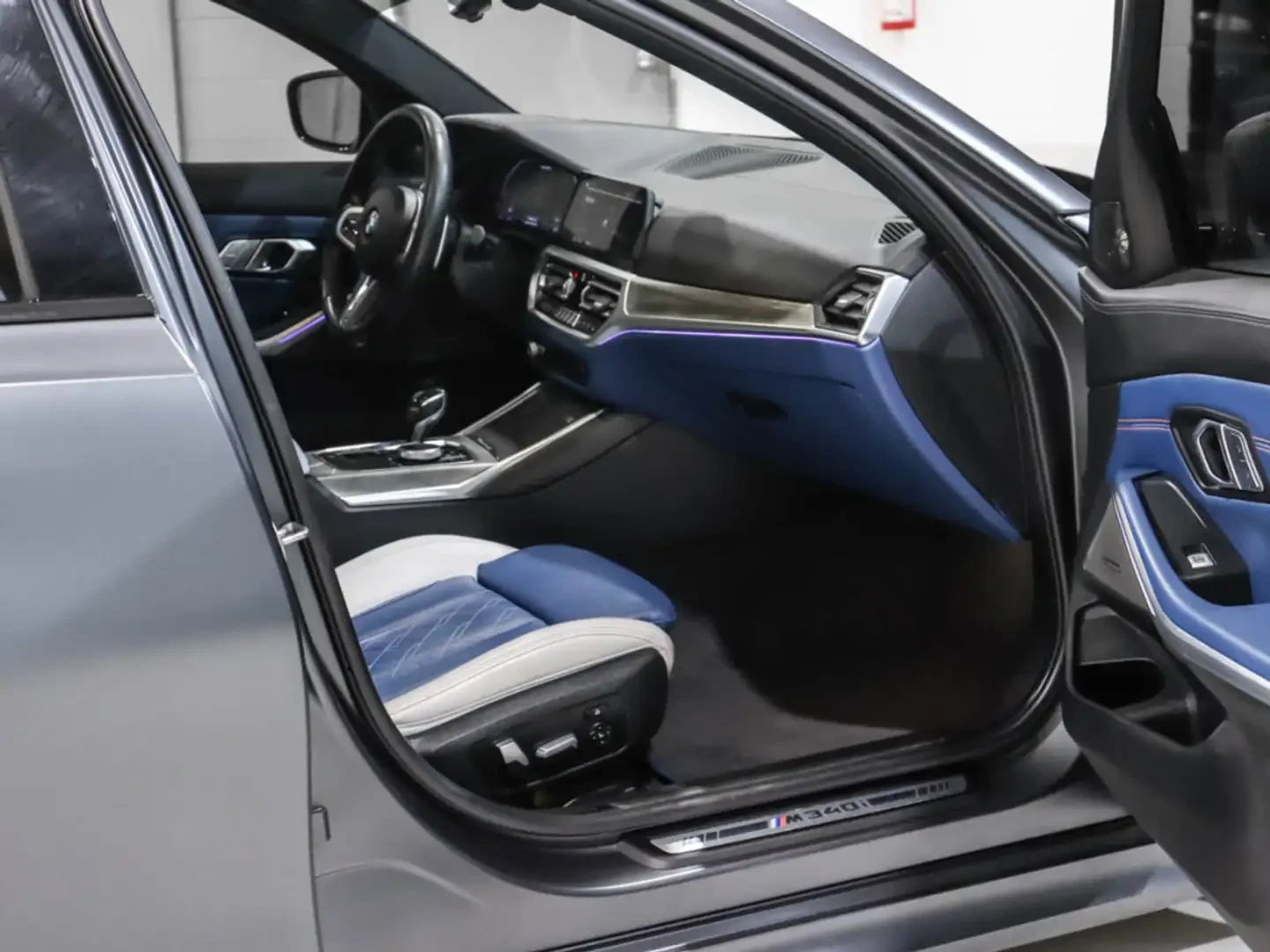 BMW 340 X-Drive* B58* Distronic* Frozen Gray Interior, снимка 10 - Автомобили и джипове - 55197083