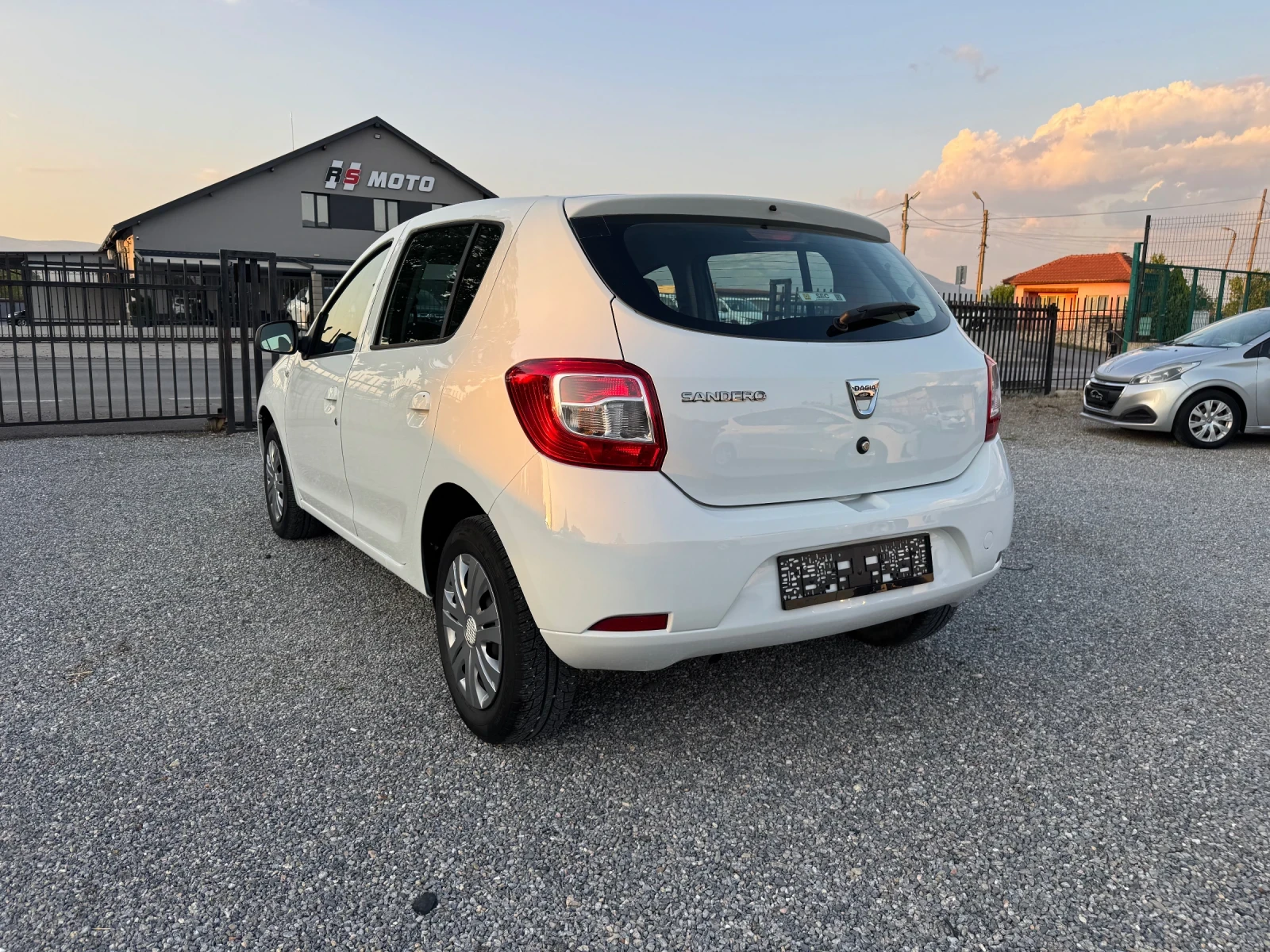 Dacia Sandero 1.5dci Klima!! Navi!! Euro 6!!, снимка 5 - Автомобили и джипове - 55364463