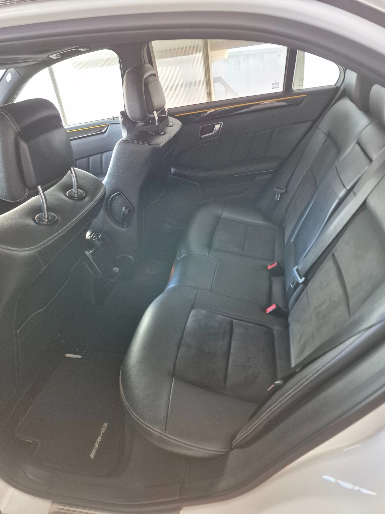 Mercedes-Benz E 220, снимка 7 - Автомобили и джипове - 55470587
