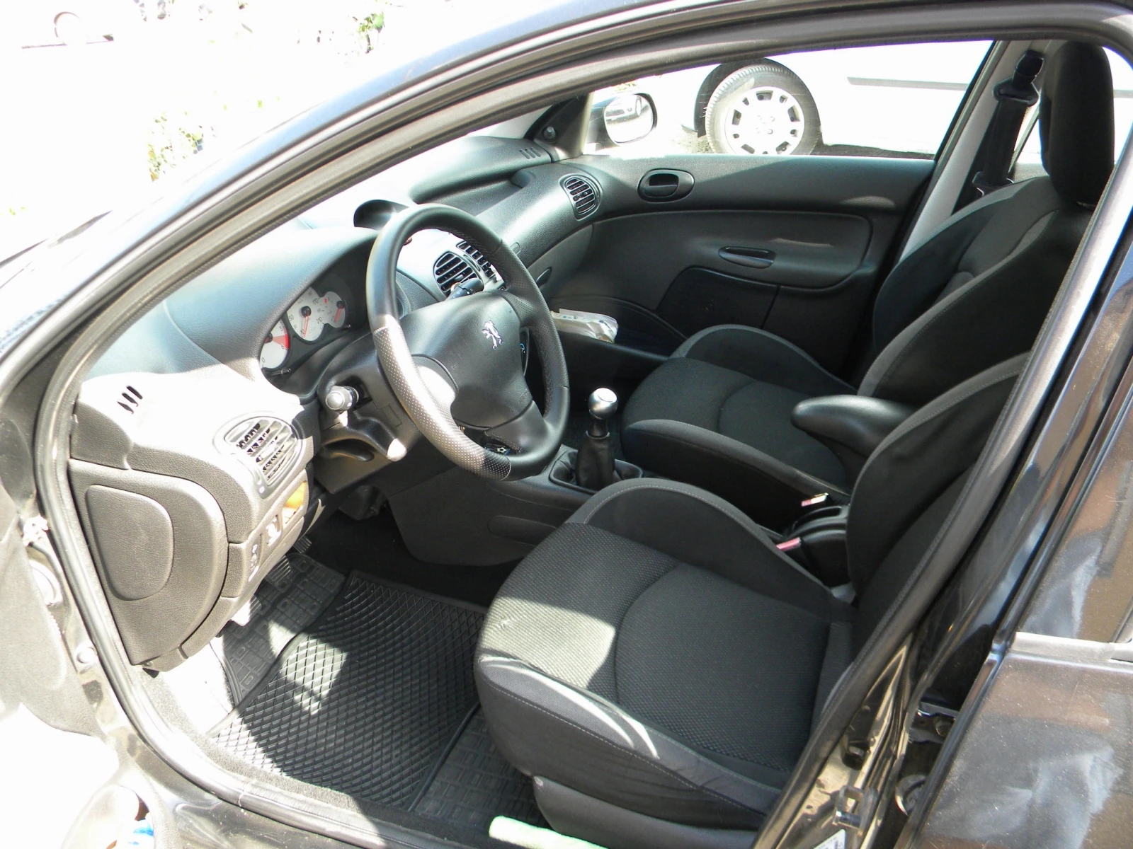 Peugeot 206 XS 1, 4-HDI-70кс* EURO-4* SWEET YEARS* , снимка 8 - Автомобили и джипове - 55615157