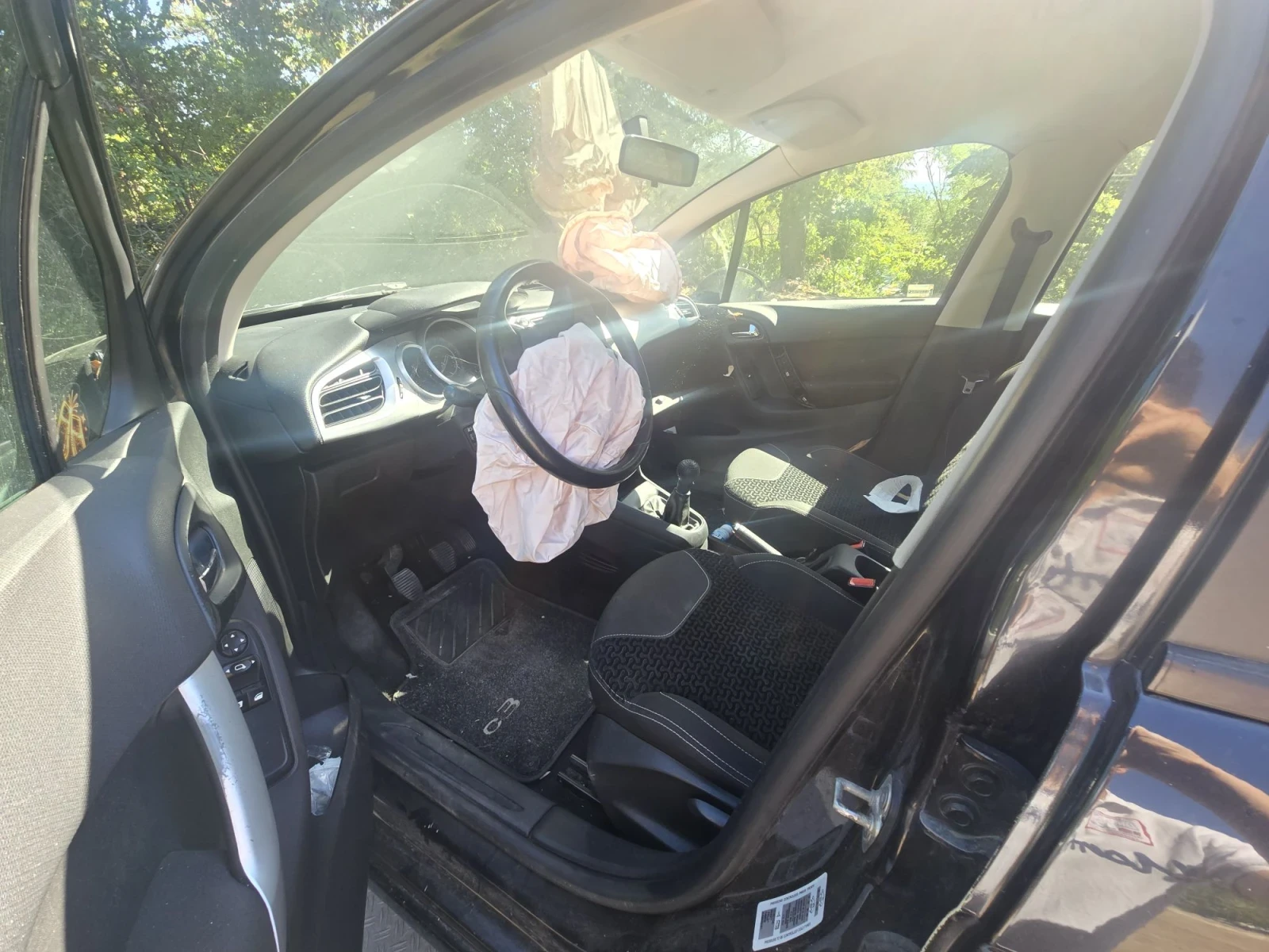 Citroen C3 1.1 бензин, снимка 3 - Автомобили и джипове - 55906330