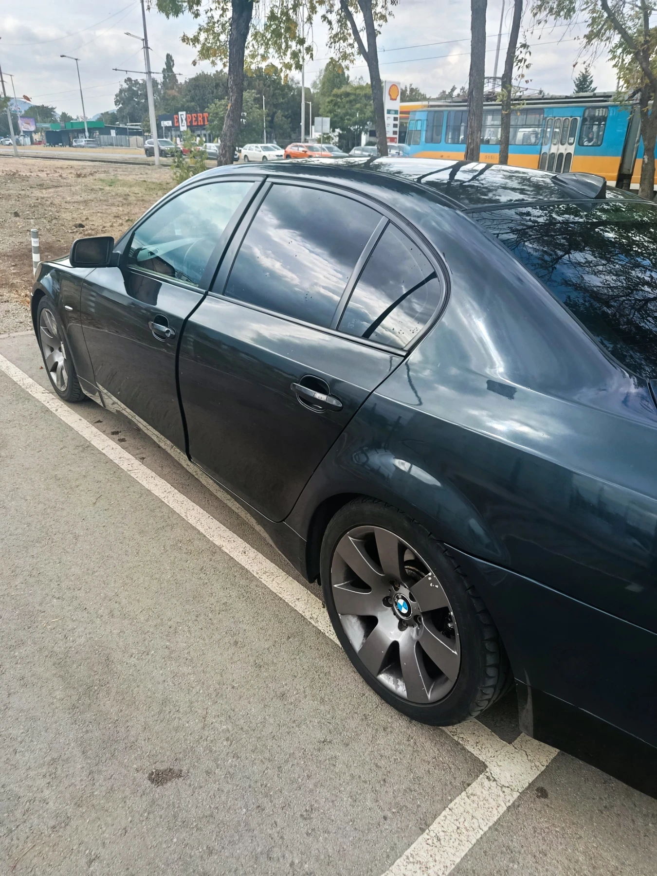 BMW 520, снимка 2 - Автомобили и джипове - 56273385