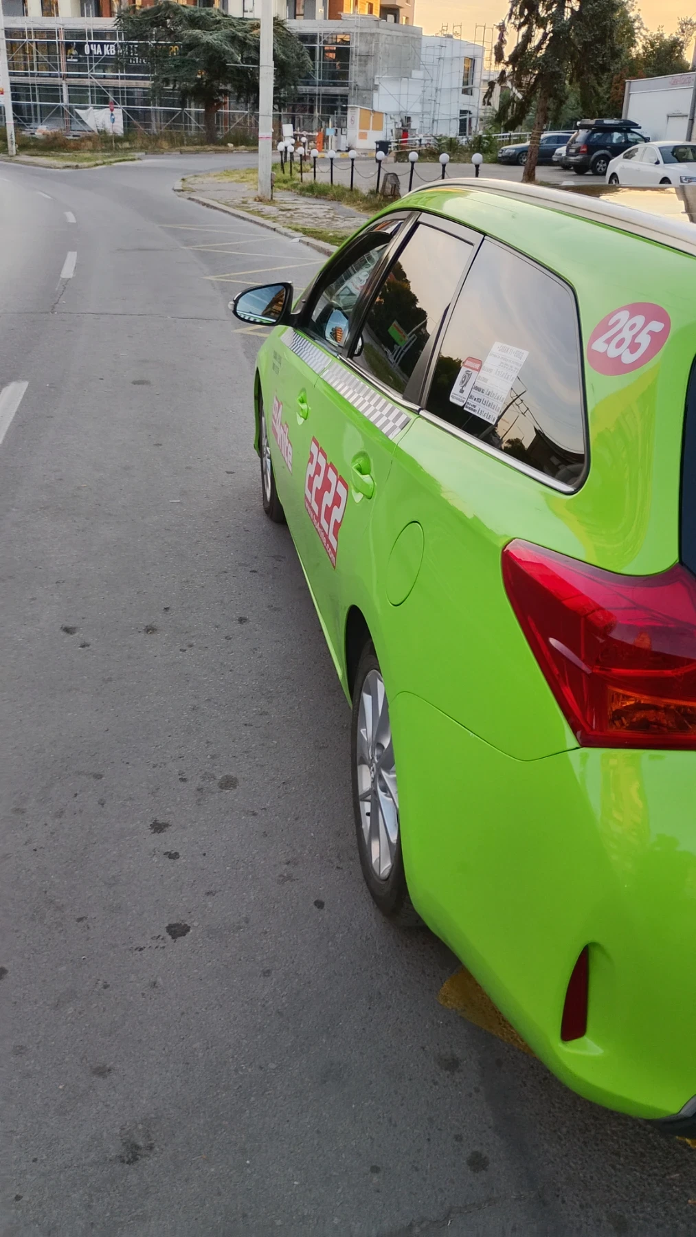 Toyota Auris Хибрид, снимка 5 - Автомобили и джипове - 56436693