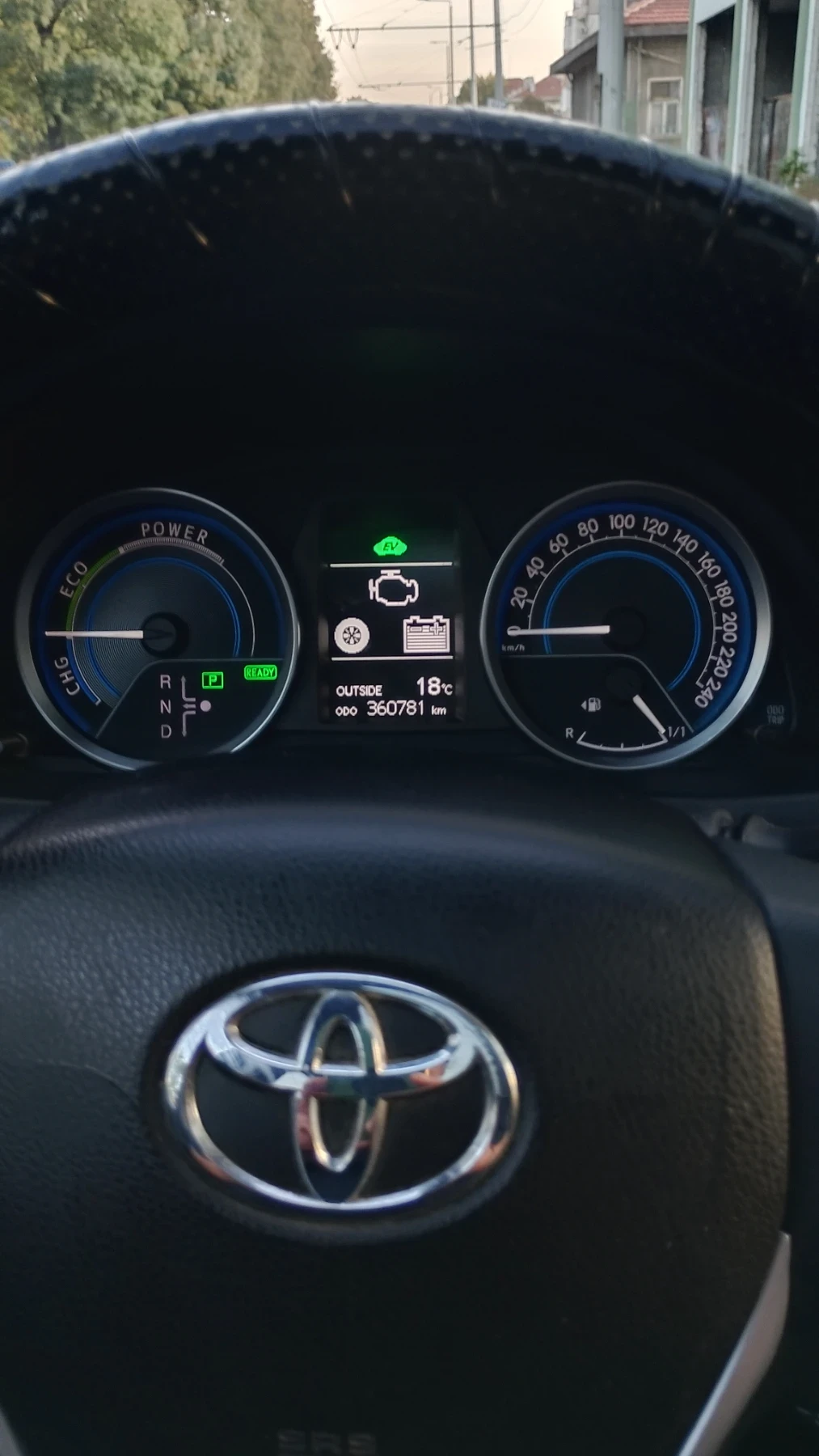 Toyota Auris Хибрид, снимка 10 - Автомобили и джипове - 56436693