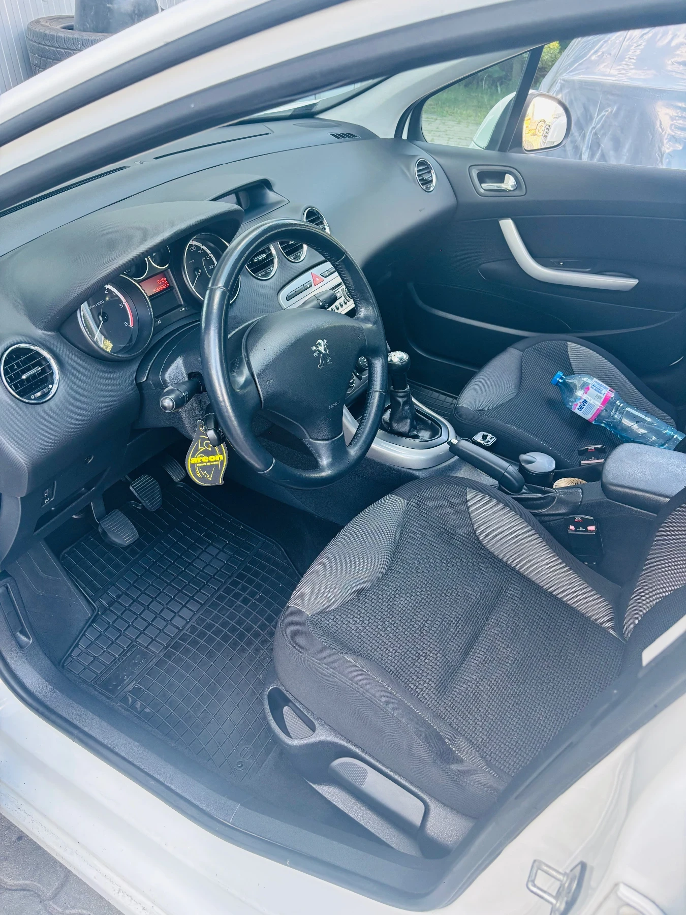 Peugeot 308 1.6 hdi, снимка 7 - Автомобили и джипове - 56537021