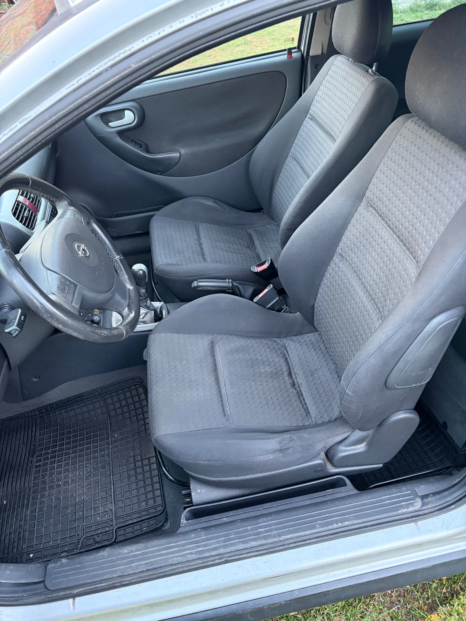 Opel Corsa C 1.3 CDTI , снимка 9 - Автомобили и джипове - 56687778