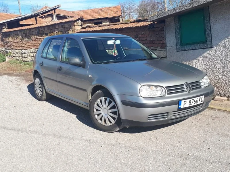 VW Golf, снимка 1 - Автомобили и джипове - 49233816