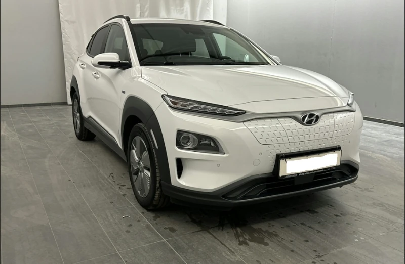 Hyundai Kona 64 kWh Гаранционен автомобил Термопомпа, снимка 4 - Автомобили и джипове - 49285248