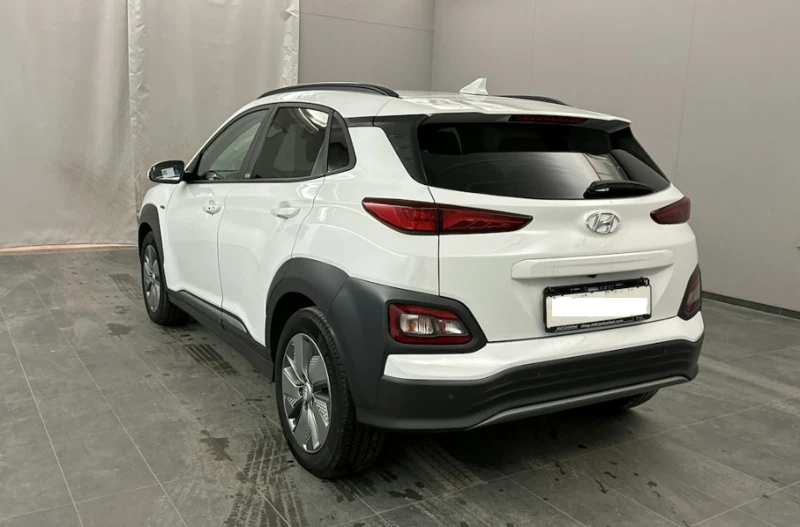 Hyundai Kona 64 kWh Гаранционен автомобил Термопомпа, снимка 2 - Автомобили и джипове - 49285248