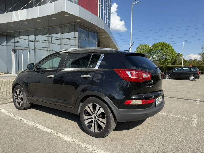 Kia Sportage 2.0 CRDI, снимка 3 - Автомобили и джипове - 52890898