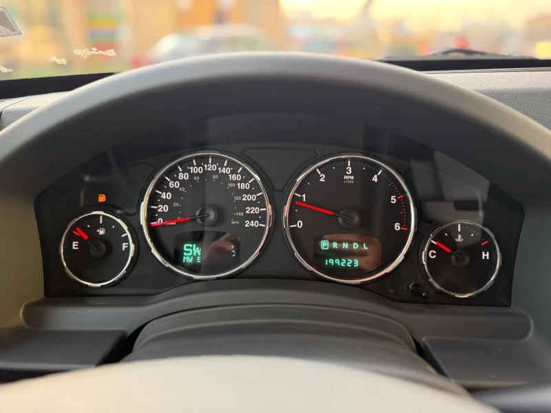 Jeep Cherokee 6 МЕСЕЦА ГАРАНЦИЯ/2.8CRDI 177к.с. 4х4/Блокаж, снимка 14 - Автомобили и джипове - 52836692