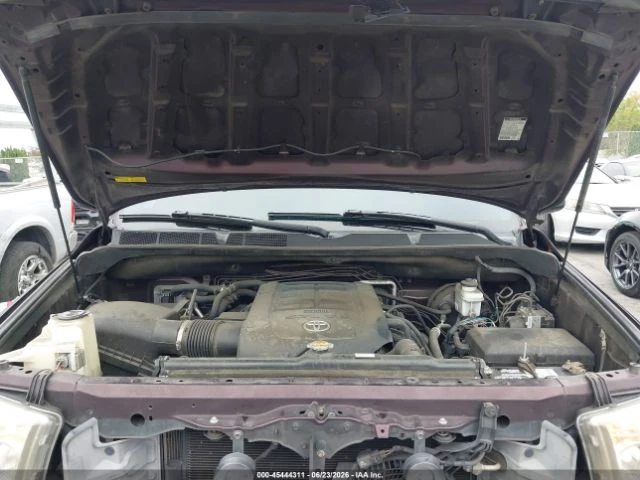 Toyota Sequoia SR5 5.7L V8* BUY NOW* , снимка 9 - Автомобили и джипове - 55436147