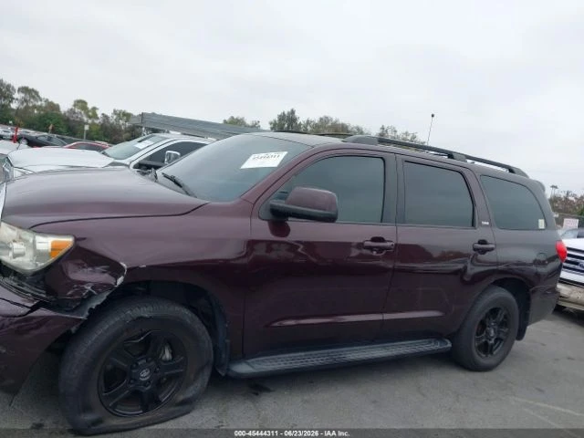 Toyota Sequoia SR5 5.7L V8* BUY NOW* , снимка 12 - Автомобили и джипове - 55436147