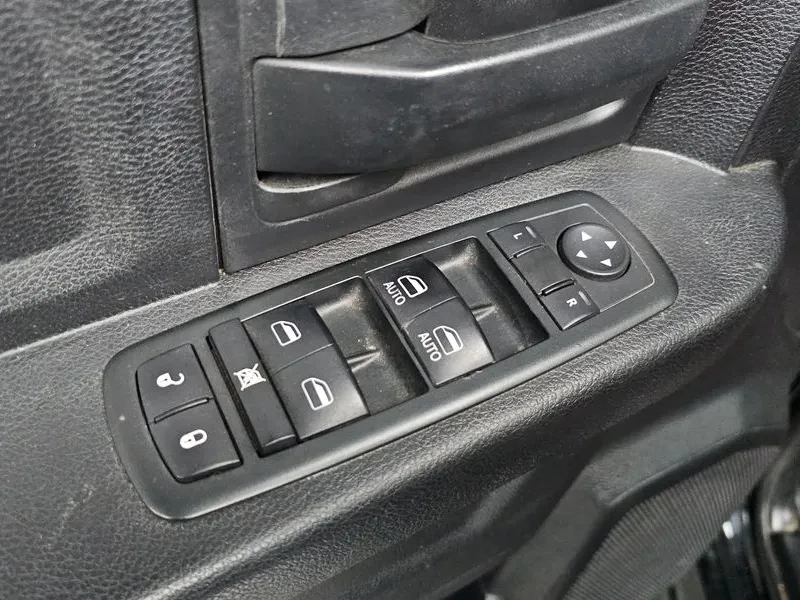 Dodge Ram 5.7/ПОДГРЕВ/НАВИГАЦИЯ, снимка 13 - Автомобили и джипове - 56656434