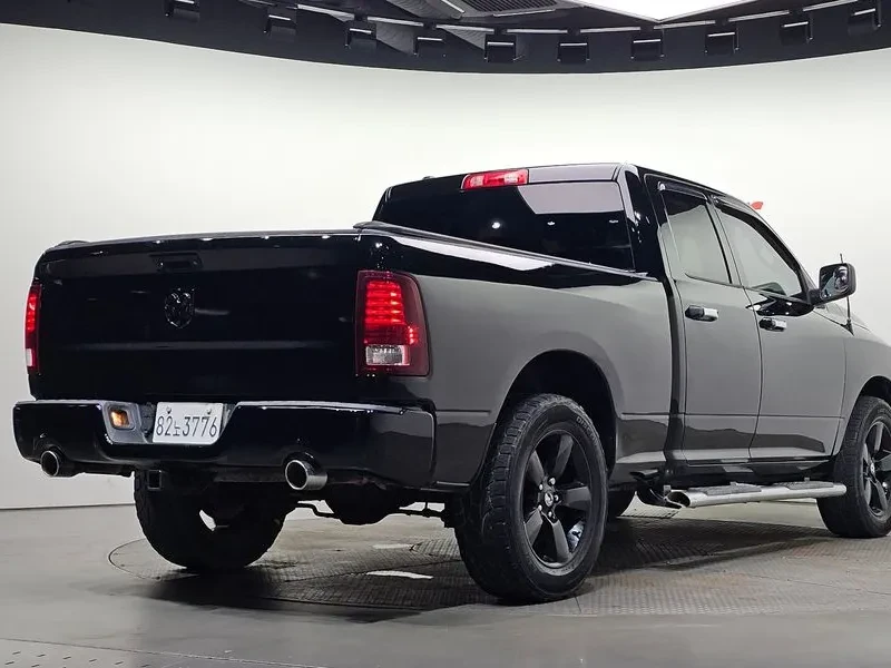 Dodge Ram 5.7/ПОДГРЕВ/НАВИГАЦИЯ, снимка 2 - Автомобили и джипове - 56656434