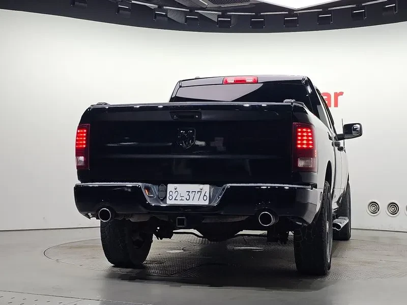 Dodge Ram 5.7/ПОДГРЕВ/НАВИГАЦИЯ, снимка 4 - Автомобили и джипове - 56656434