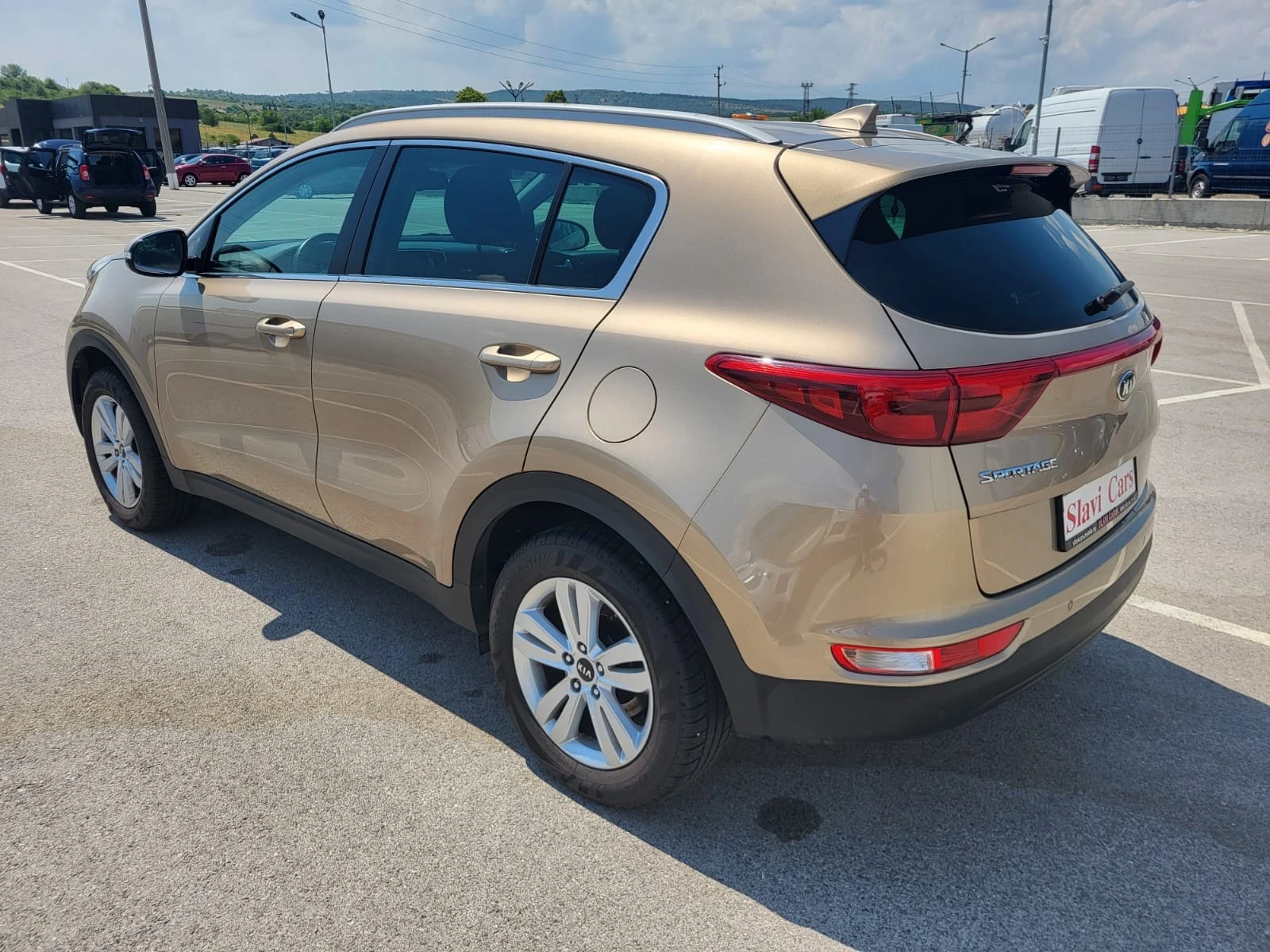 Kia Sportage 1.6 I EURO 6B - 65.000 km!!! - изображение 6