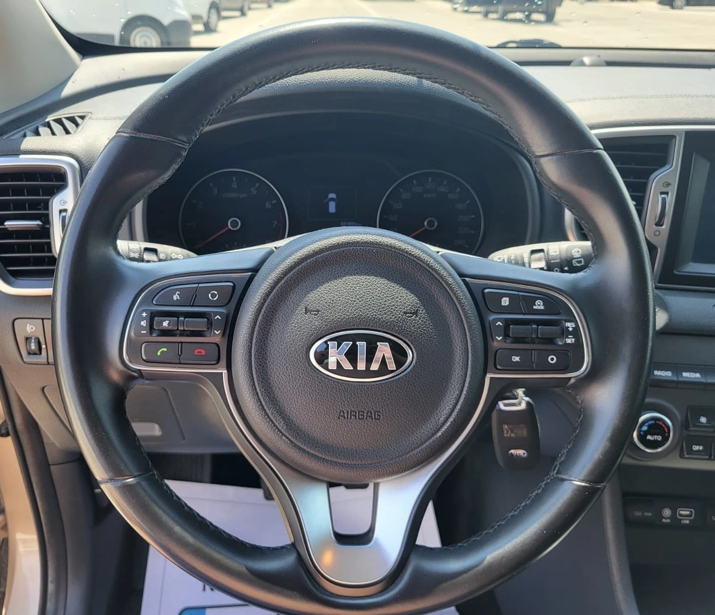 Kia Sportage 1.6 I EURO 6B - 65.000 km!!! - изображение 8