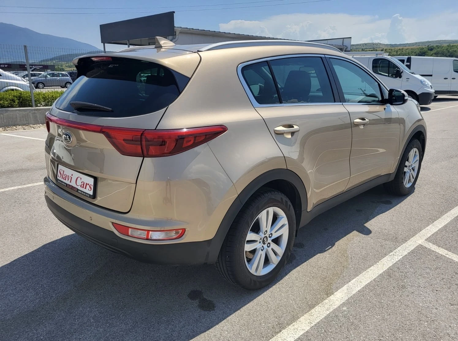Kia Sportage 1.6 I EURO 6B - 65.000 km!!! - изображение 4