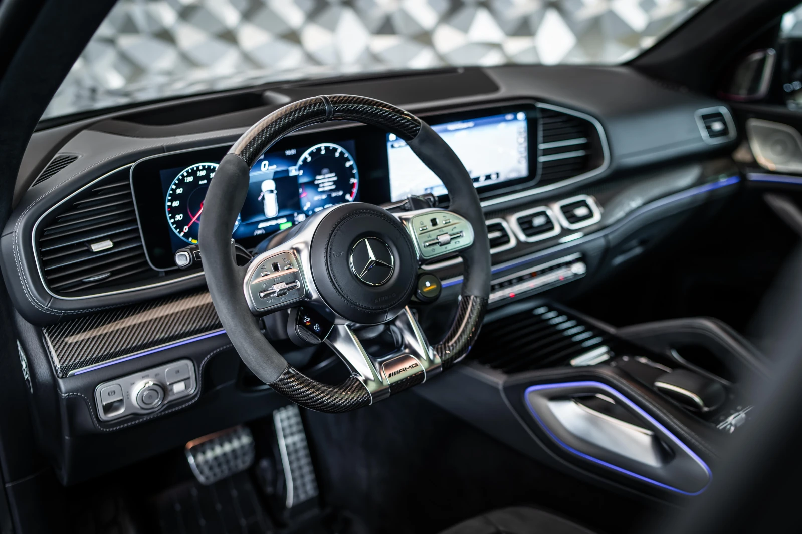 Mercedes-Benz GLS 63 AMG 4M+ Exclusive* Carbon* Burm* Pano* 3TV - изображение 8