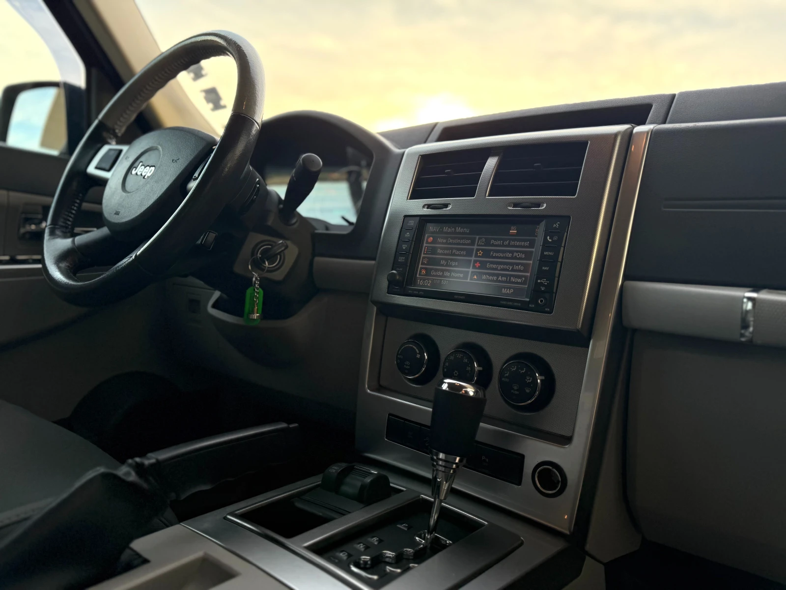 Jeep Cherokee 6 МЕСЕЦА ГАРАНЦИЯ/2.8CRDI 177к.с. 4х4/Блокаж - изображение 10