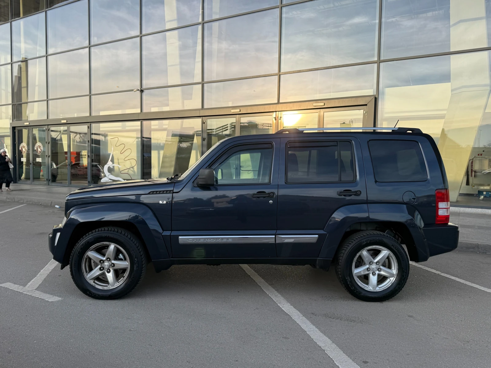 Jeep Cherokee 6 МЕСЕЦА ГАРАНЦИЯ/2.8CRDI 177к.с. 4х4/Блокаж - изображение 2