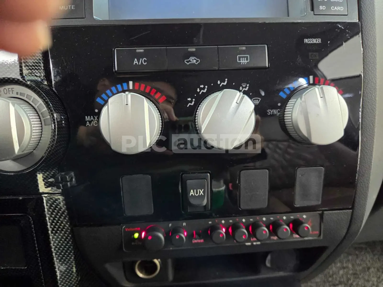 Toyota Tundra 5.7L V8 | 4X4 | КОЖЕН САЛОН | ПОДГРЕВ, снимка 9 - Автомобили и джипове - 53989502