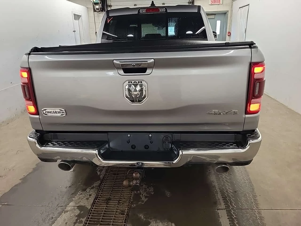 Dodge RAM 1500 * LARAMIE LONGHORN CREW CAB SHORT BED * CARFAX * Ц, снимка 5 - Автомобили и джипове - 54079735