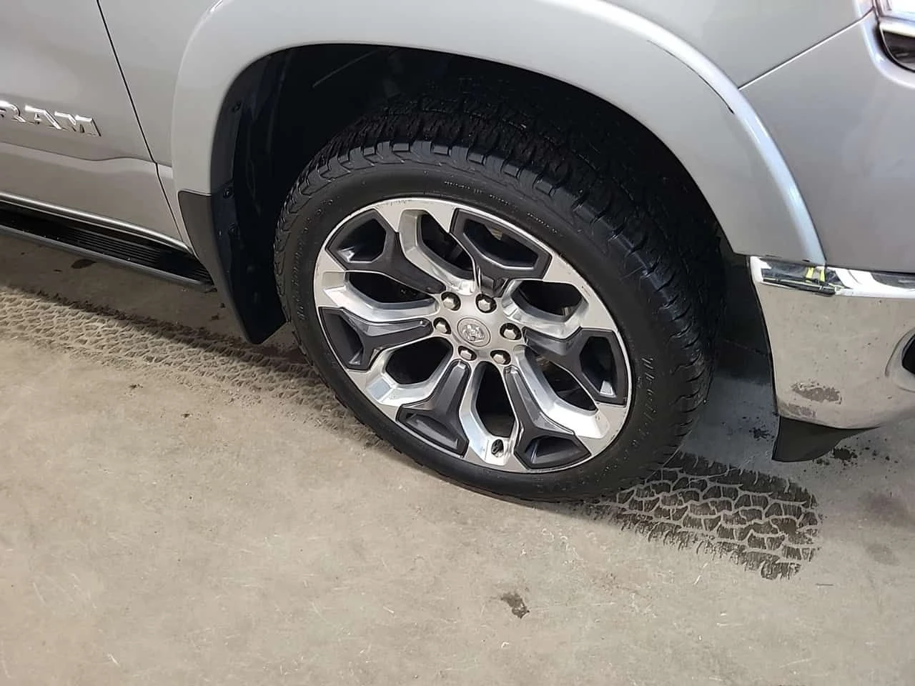 Dodge RAM 1500 * LARAMIE LONGHORN CREW CAB SHORT BED * CARFAX * Ц, снимка 14 - Автомобили и джипове - 54079735