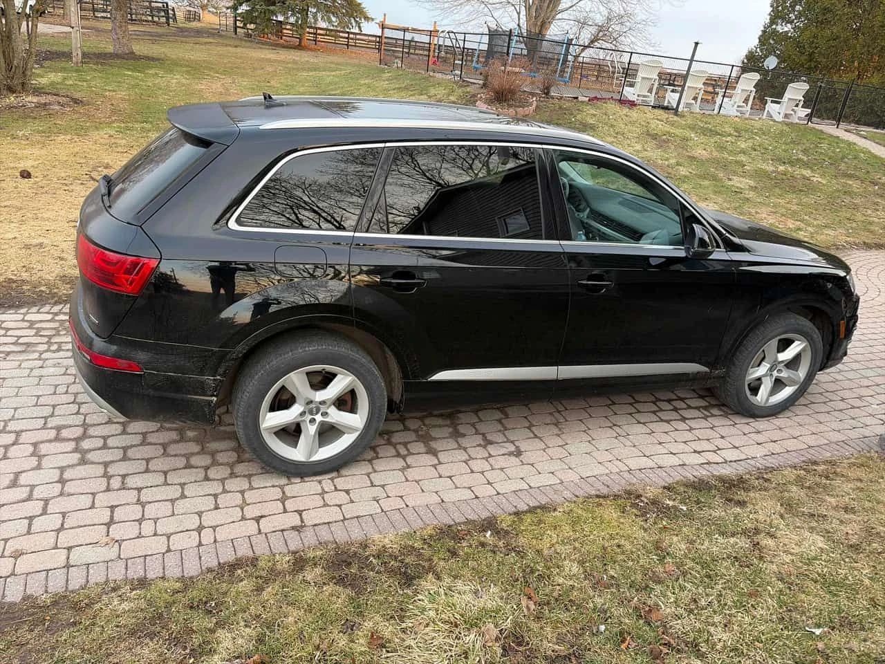 Audi Q7 * Komfort * CARFAX * ПАНО * KEYLESS * ПОДГРЕВИ, снимка 3 - Автомобили и джипове - 54158077