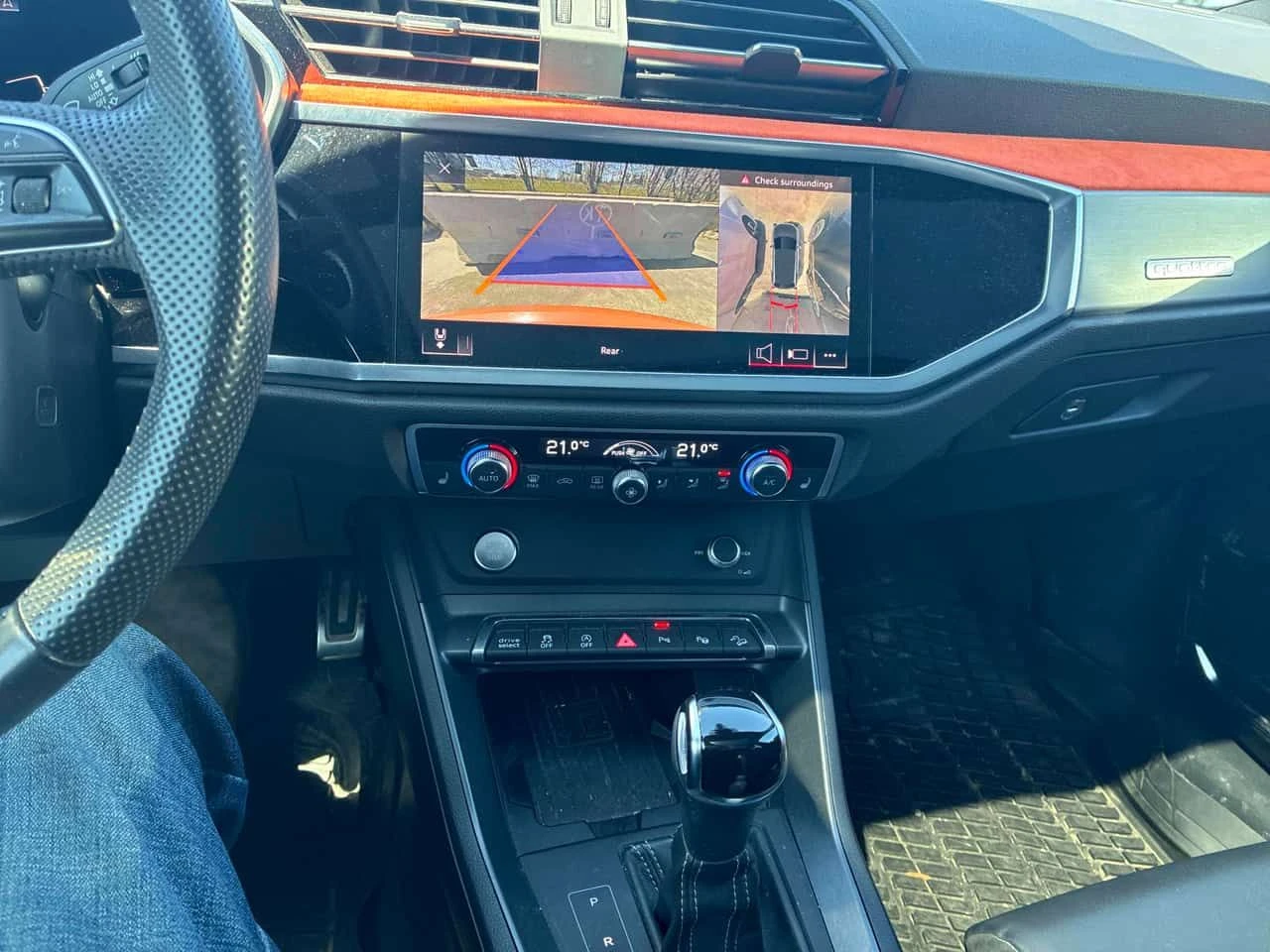 Audi Q3 Technik S LINE/ДИСТРОНИК/360 КАМЕРИ/ПАНОРАМА, снимка 10 - Автомобили и джипове - 54311160