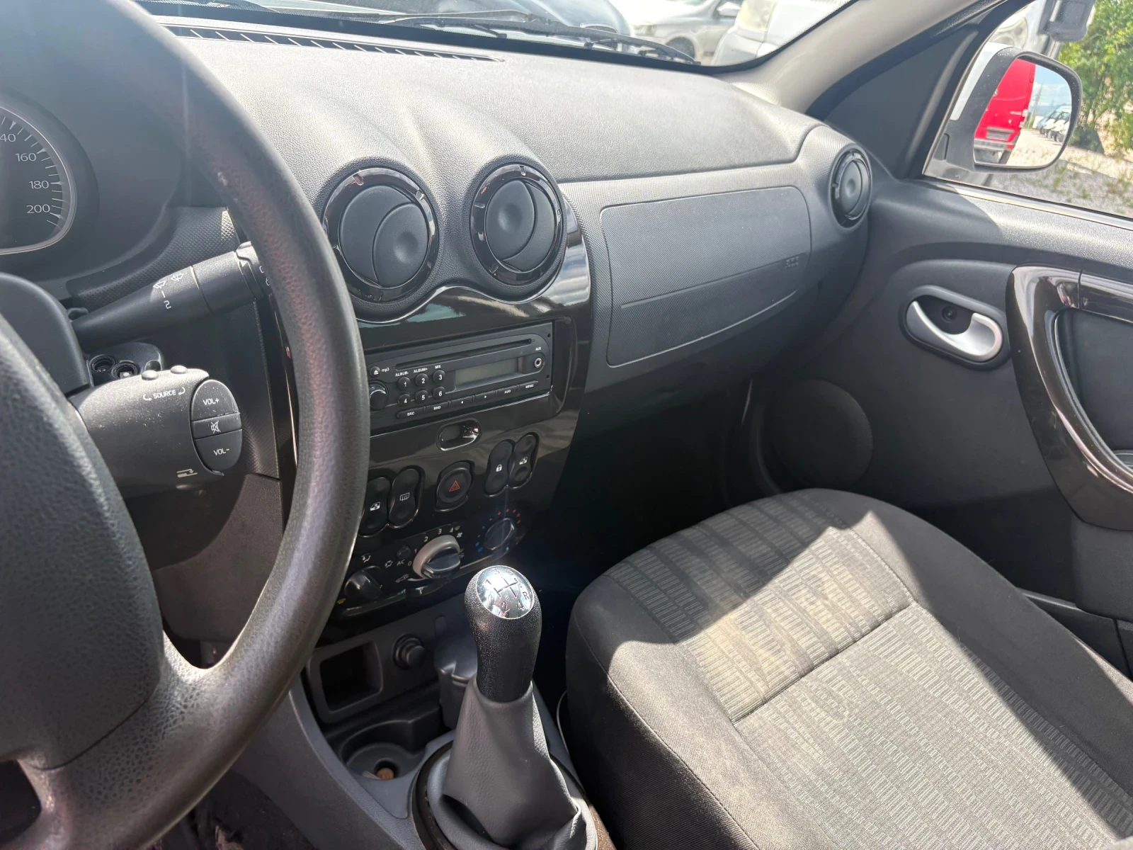 Dacia Duster 1, 6 бензин, снимка 7 - Автомобили и джипове - 54518711