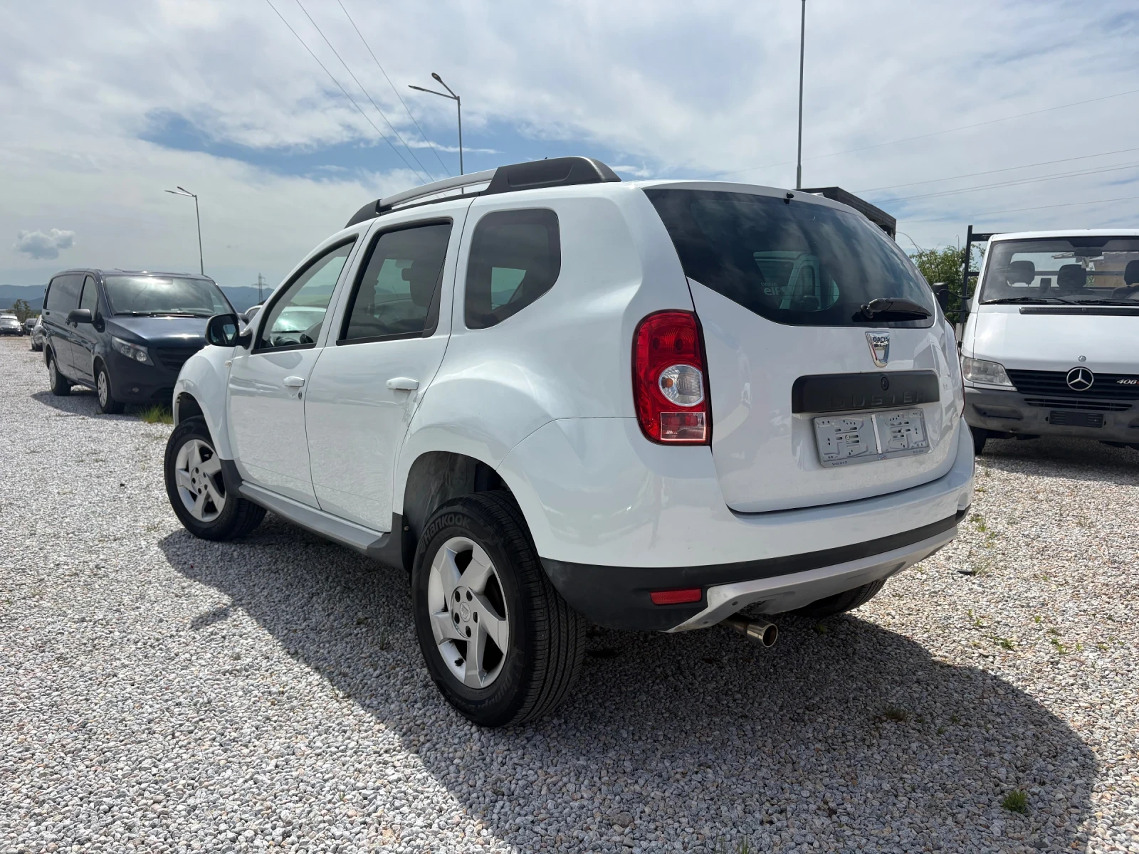 Dacia Duster 1, 6 бензин, снимка 4 - Автомобили и джипове - 54518711