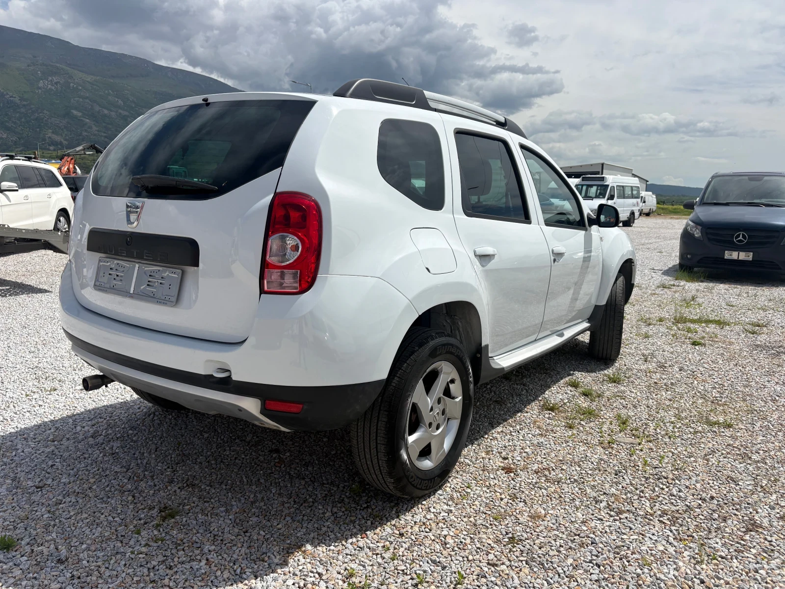 Dacia Duster 1, 6 бензин, снимка 5 - Автомобили и джипове - 54518711