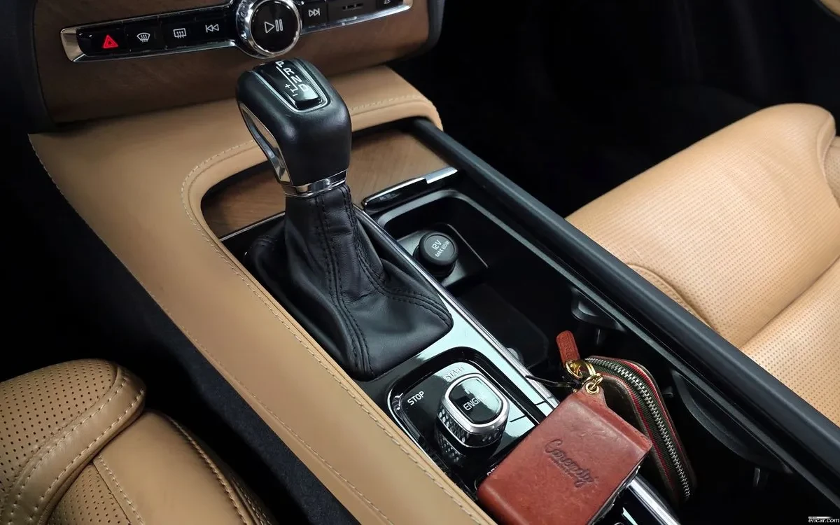 Volvo Xc90 D5, снимка 9 - Автомобили и джипове - 54854943